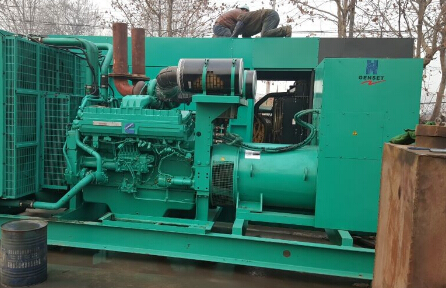 平顺发电机组如何判断水冷式机油散热器内部是否需要清洗？